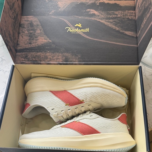 Tracksmith Eliot Runner